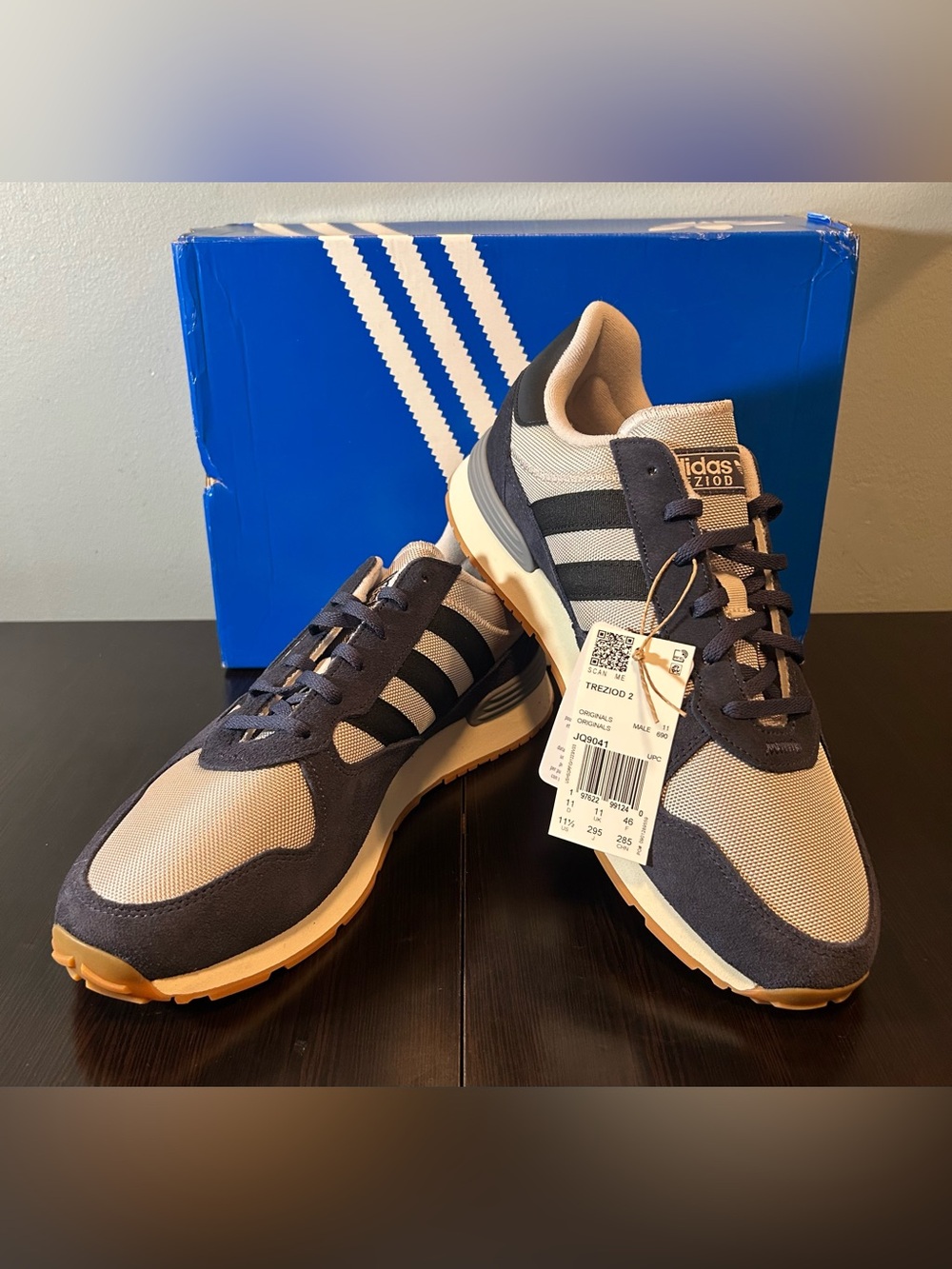 adidas Men’s Retro Runner Sneakers - Navy & gray size 11.5